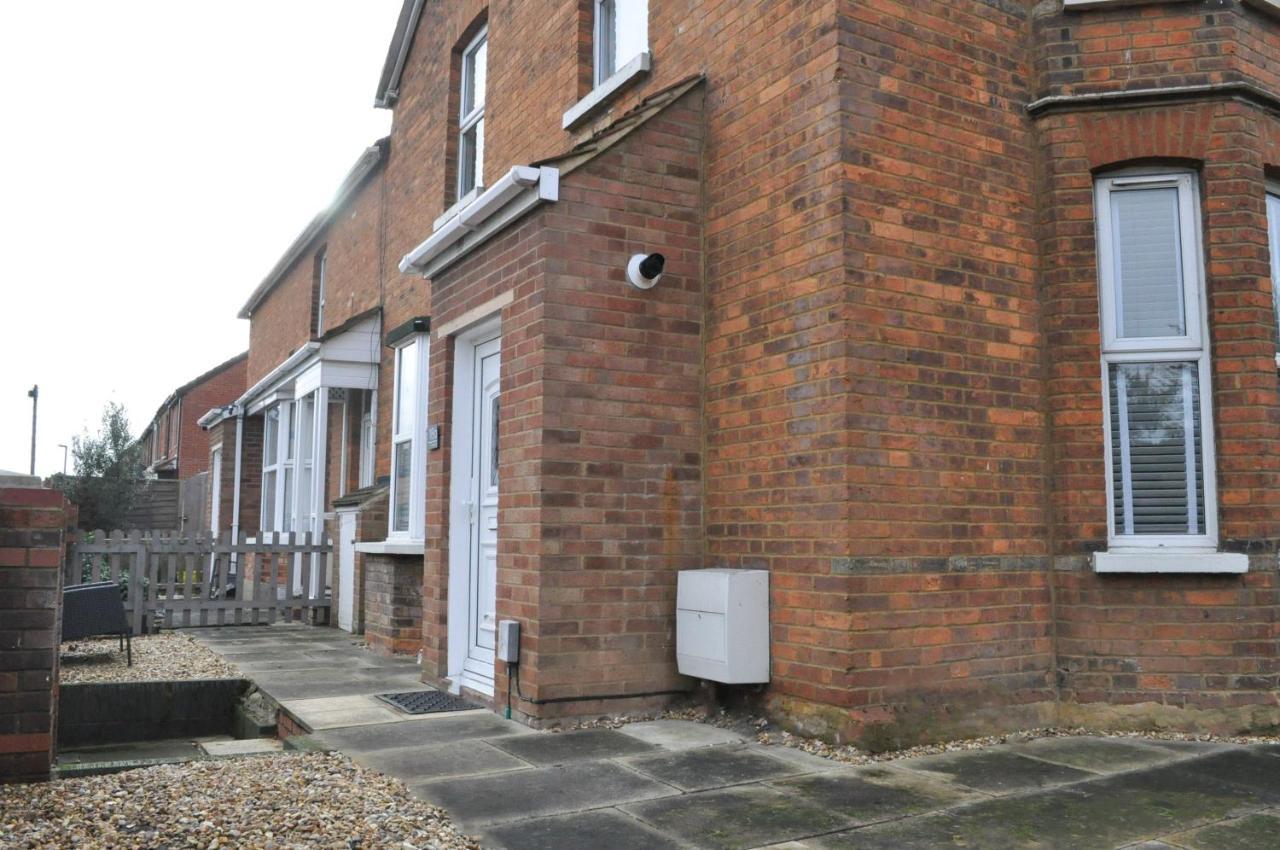 Bedford Rd Apartment Ideal For Hospital & Town Centre Kempston Exterior foto